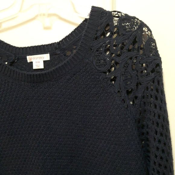 2 for 20! 🛍️ Navy blue knit sweater with lace